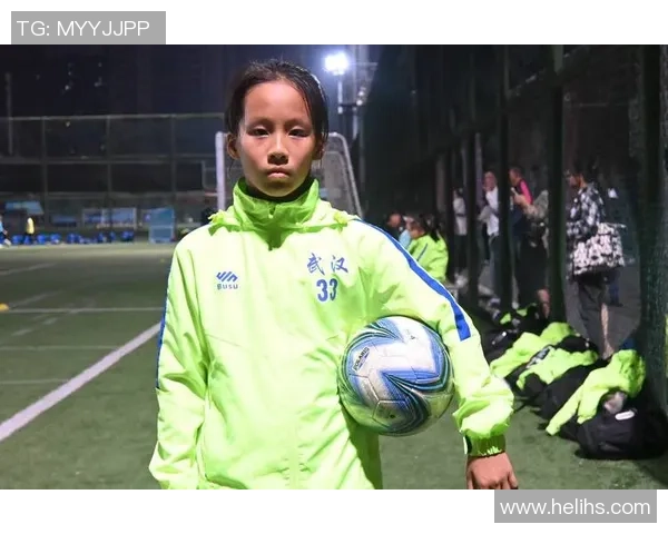 金陆小学足球队勇夺冠军展现团队精神与拼搏精神的辉煌历程